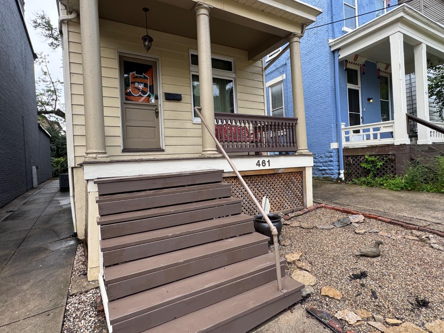 461 Warner Street Property Photo 4