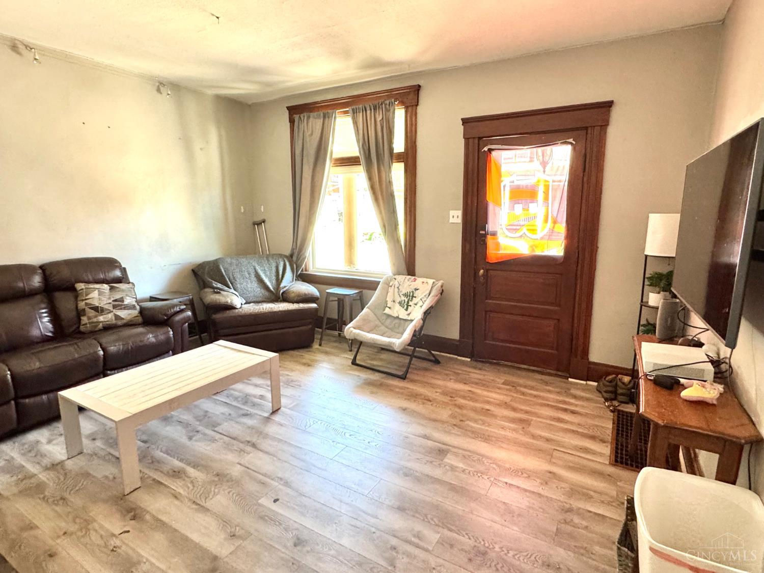 461 Warner Street Property Photo 6
