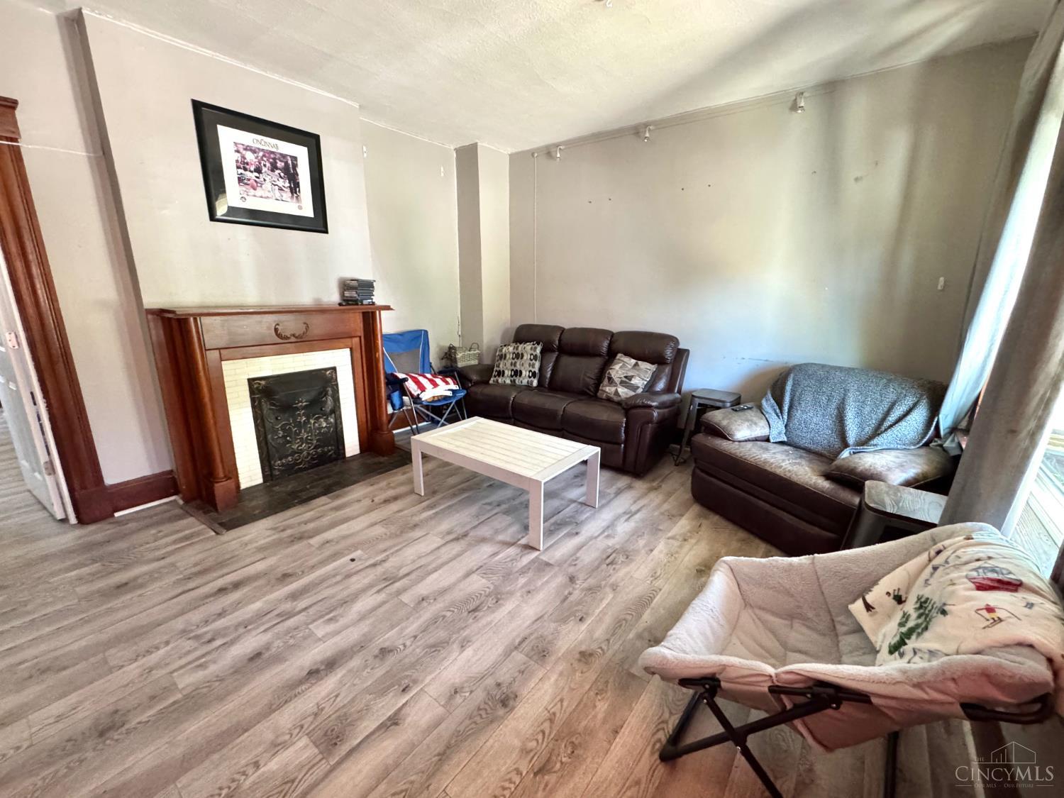 461 Warner Street Property Photo 7