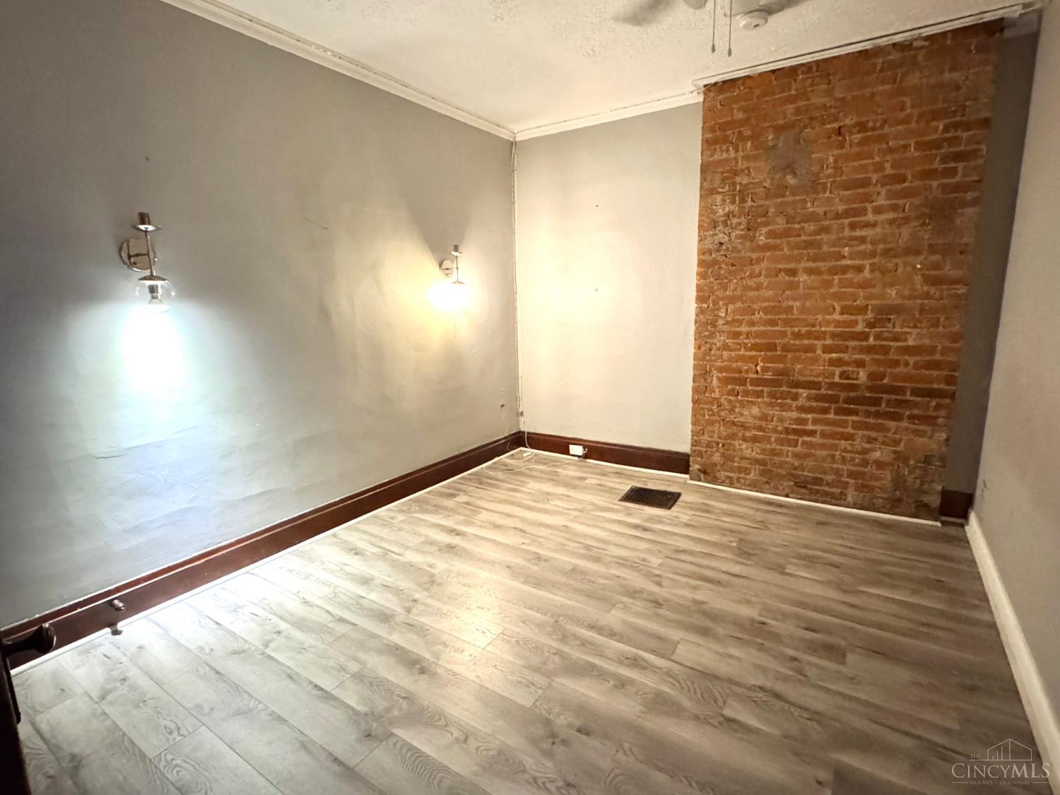 461 Warner Street Property Photo 13