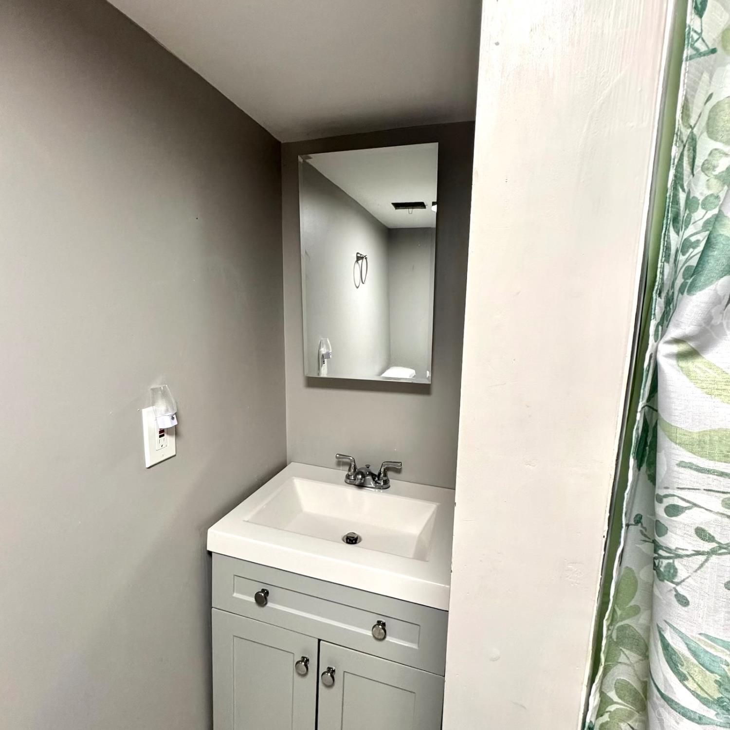 461 Warner Street Property Photo 24