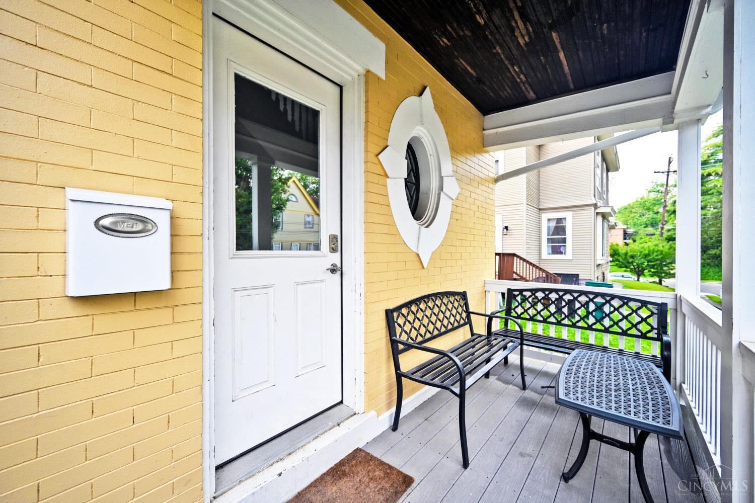 2709 Griffiths Avenue Property Photo 3