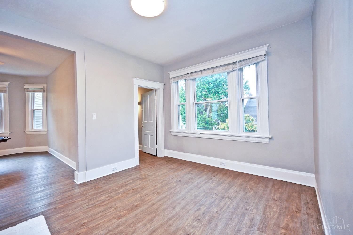 2709 Griffiths Avenue Property Photo 9
