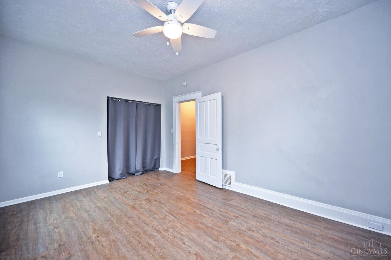 2709 Griffiths Avenue Property Photo 23