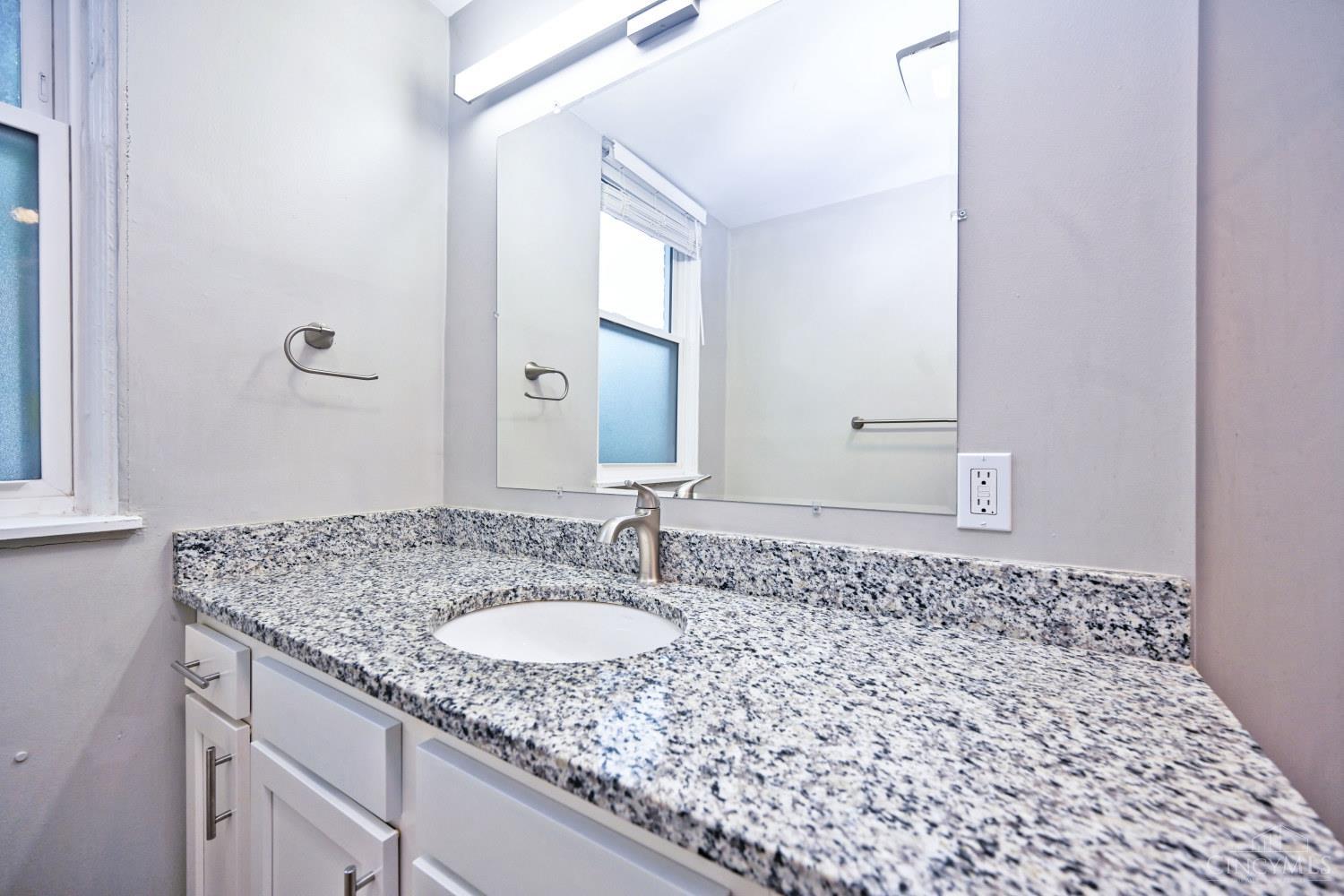 2709 Griffiths Avenue Property Photo 25