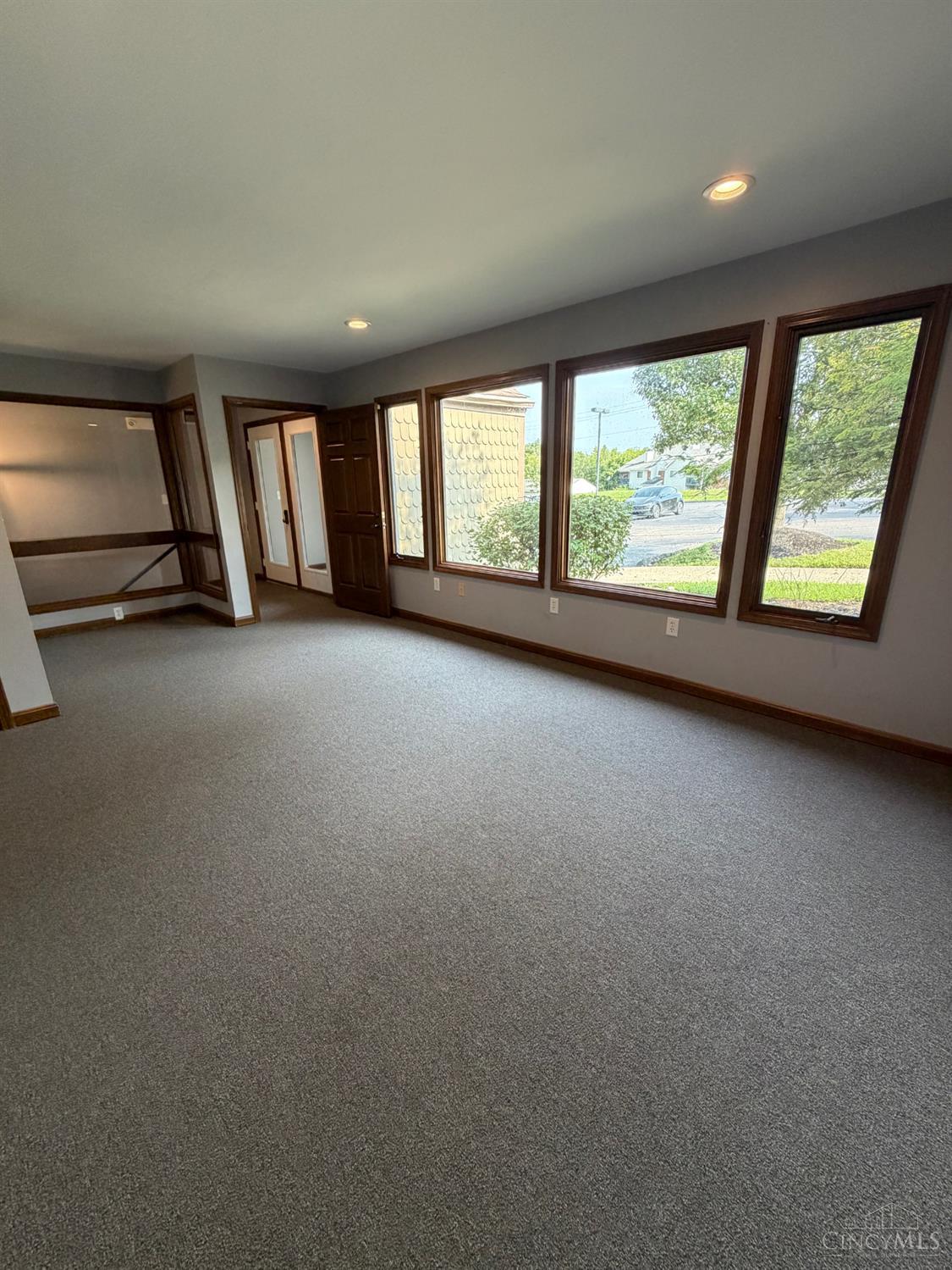 800 Compton Road Property Photo 8