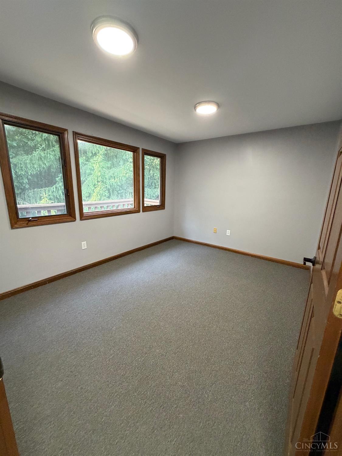 800 Compton Road Property Photo 11