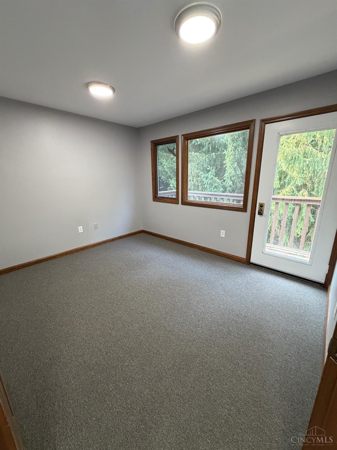 800 Compton Road Property Photo 12