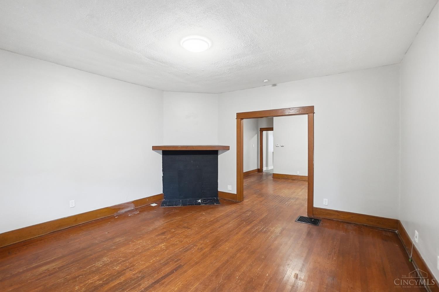 W 24 Beechwood Avenue Property Photo 7