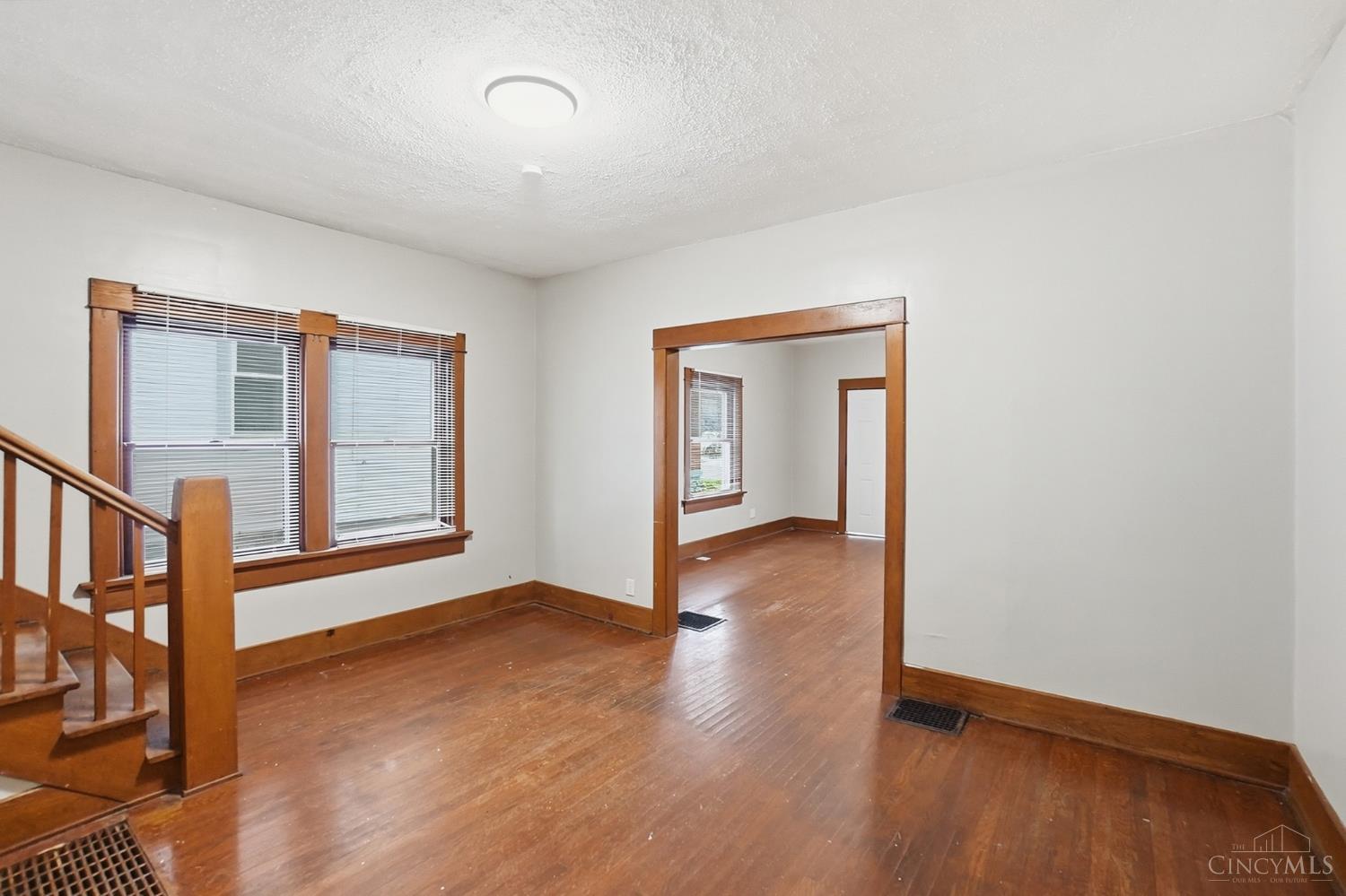 W 24 Beechwood Avenue Property Photo 9