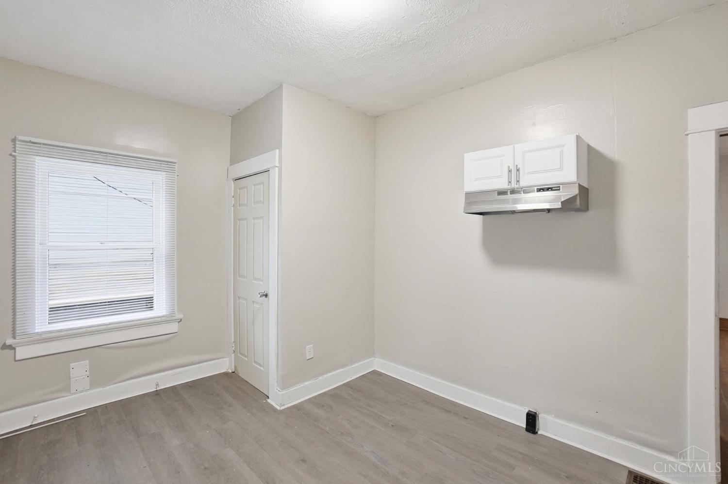 W 24 Beechwood Avenue Property Photo 12