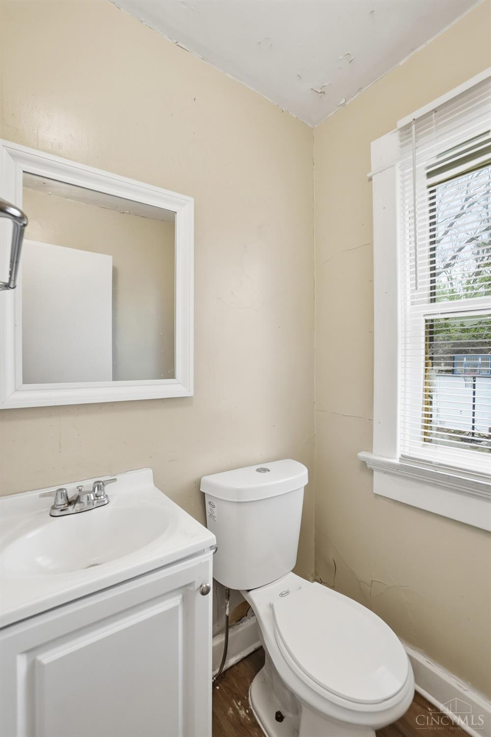 W 24 Beechwood Avenue Property Photo 15