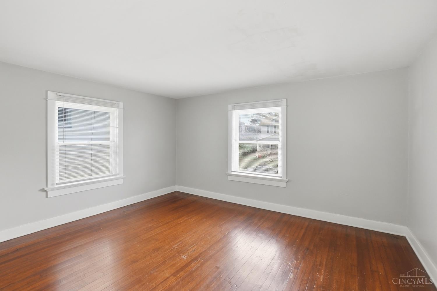 W 24 Beechwood Avenue Property Photo 16