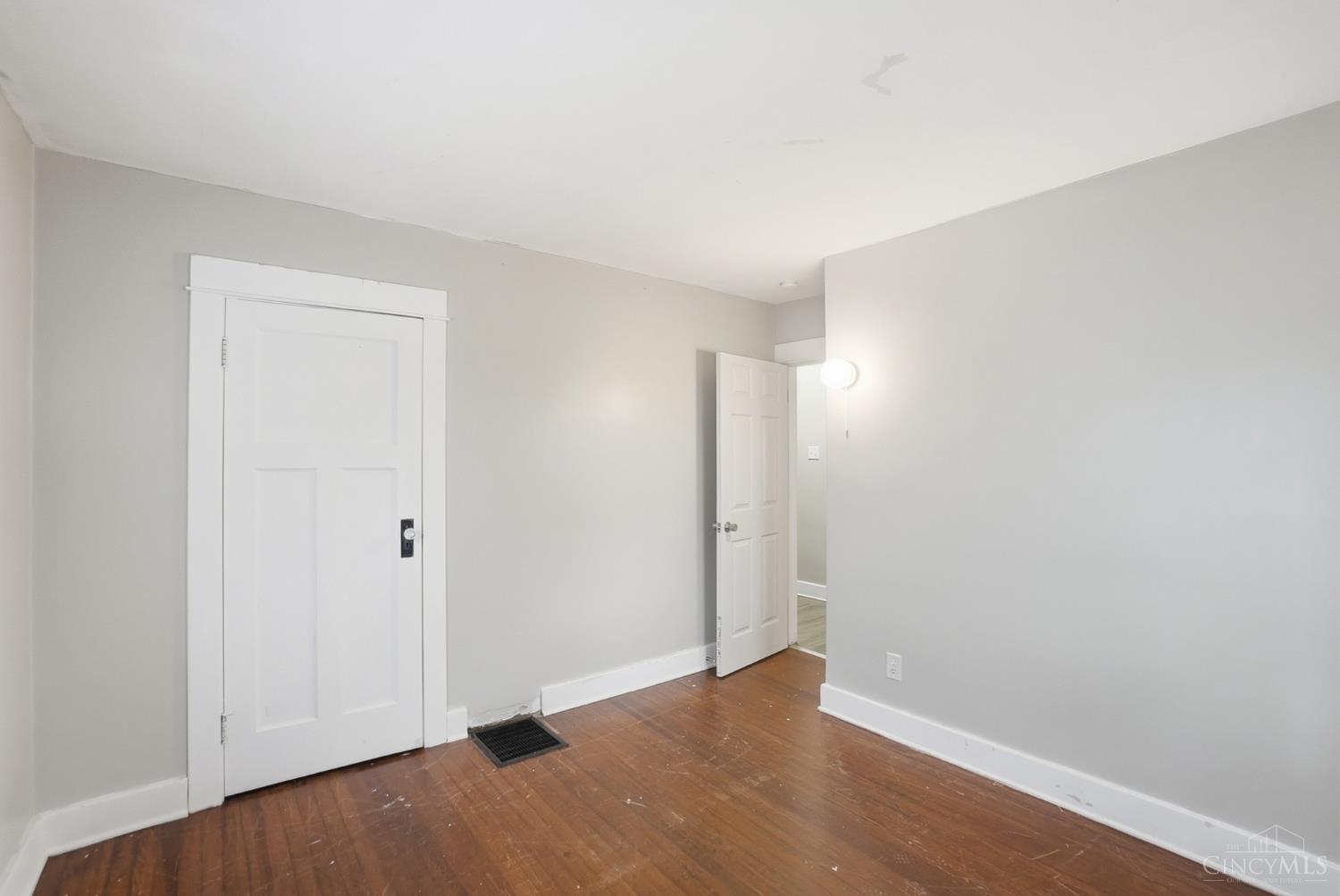 W 24 Beechwood Avenue Property Photo 21