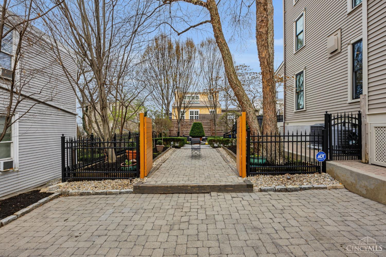 1126 Fuller Street Property Photo 2