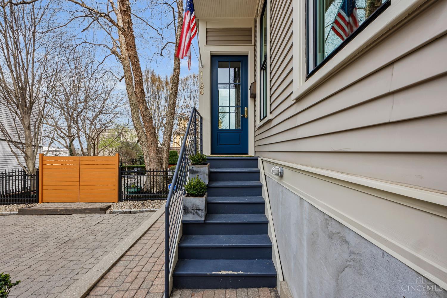1126 Fuller Street Property Photo 3