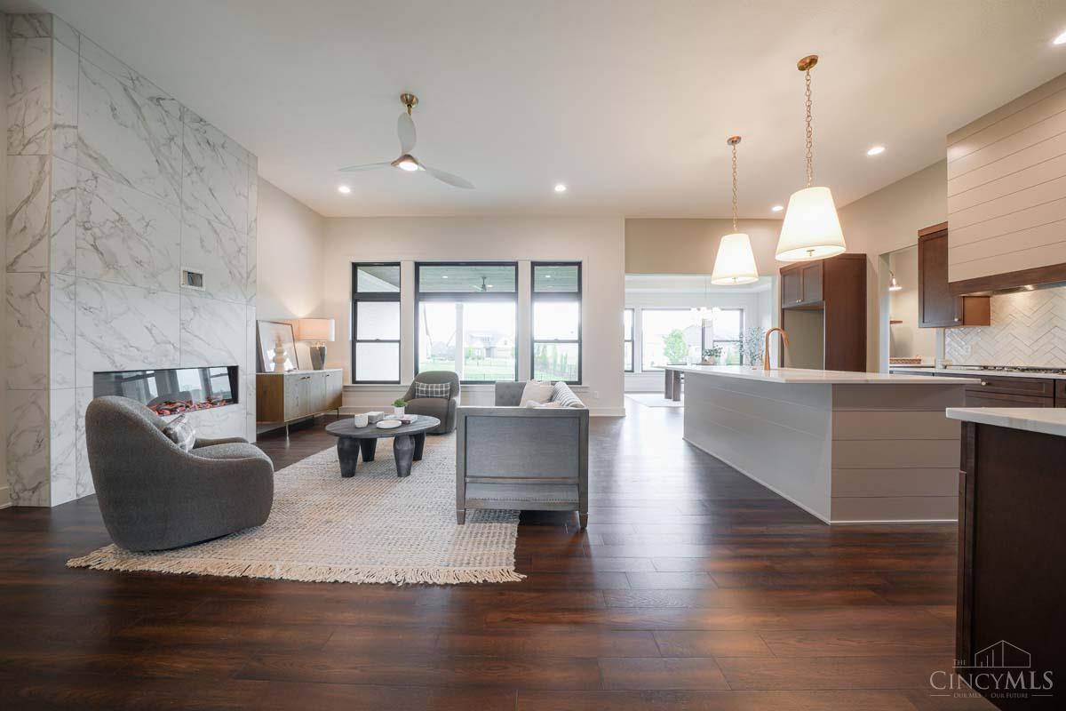 1232 Normandy Rue Property Photo 3