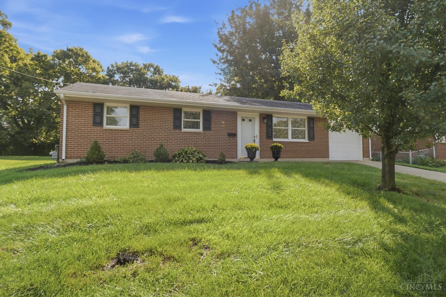 904 Hartz Drive Property Photo 1