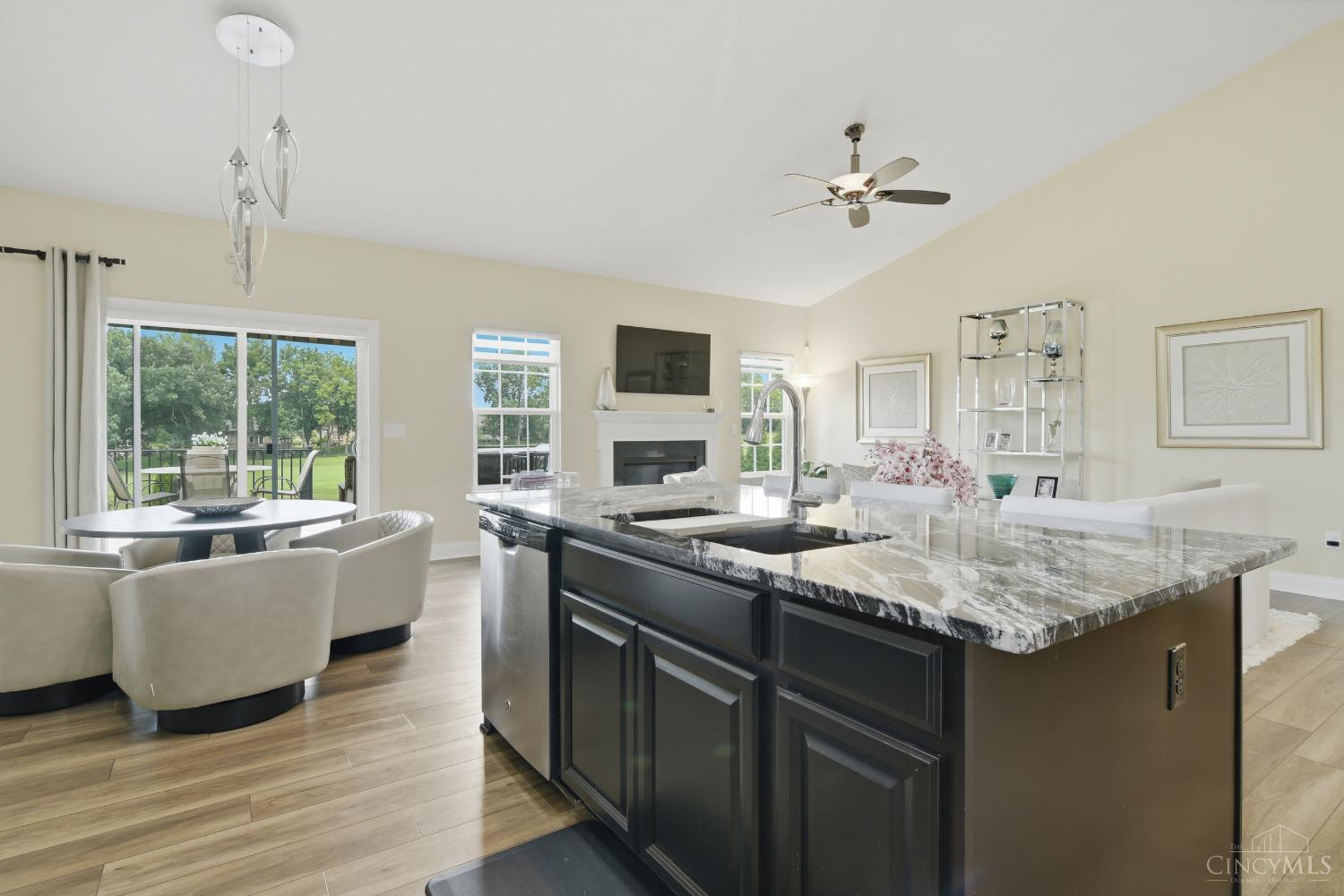 6478 Holly Lane Property Photo 13