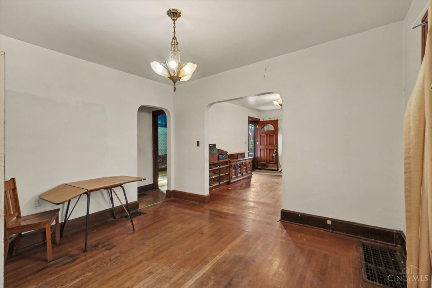 1810 Dalewood Place Property Photo 4