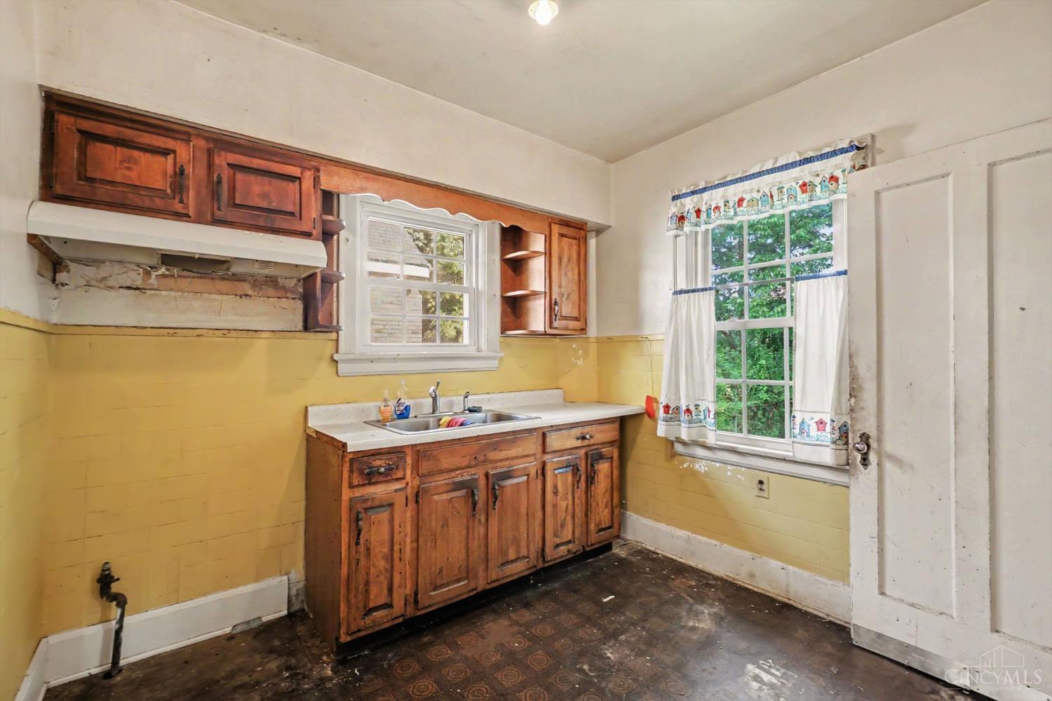 1810 Dalewood Place Property Photo 7