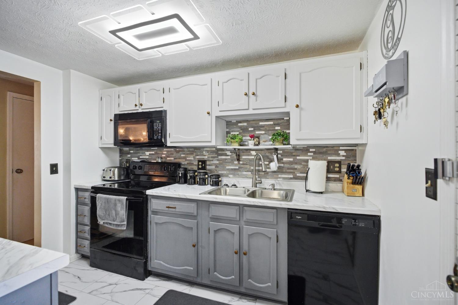 5855 Winchester Drive Property Photo 16