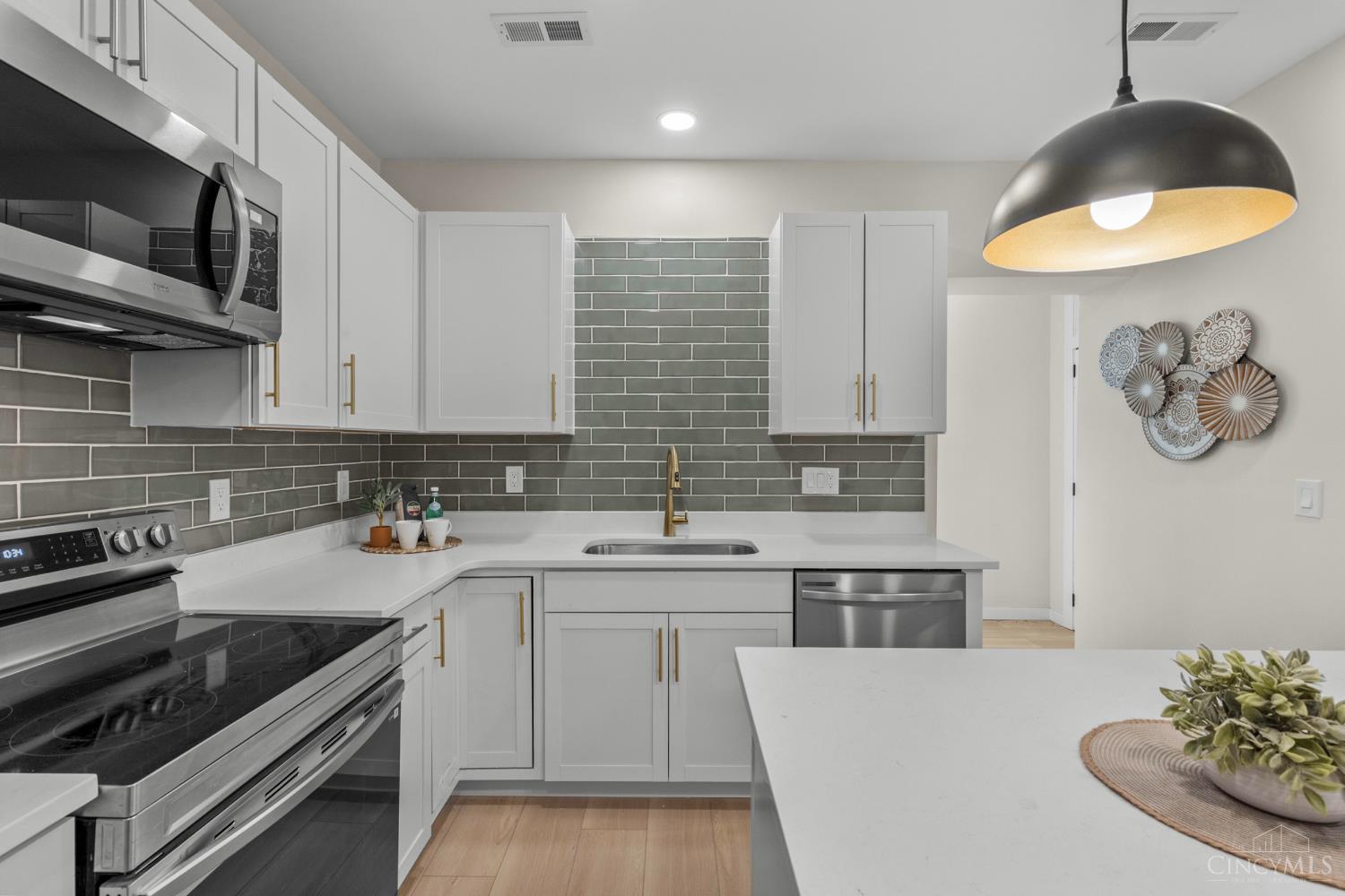 4140 Kirby Avenue Property Photo 11