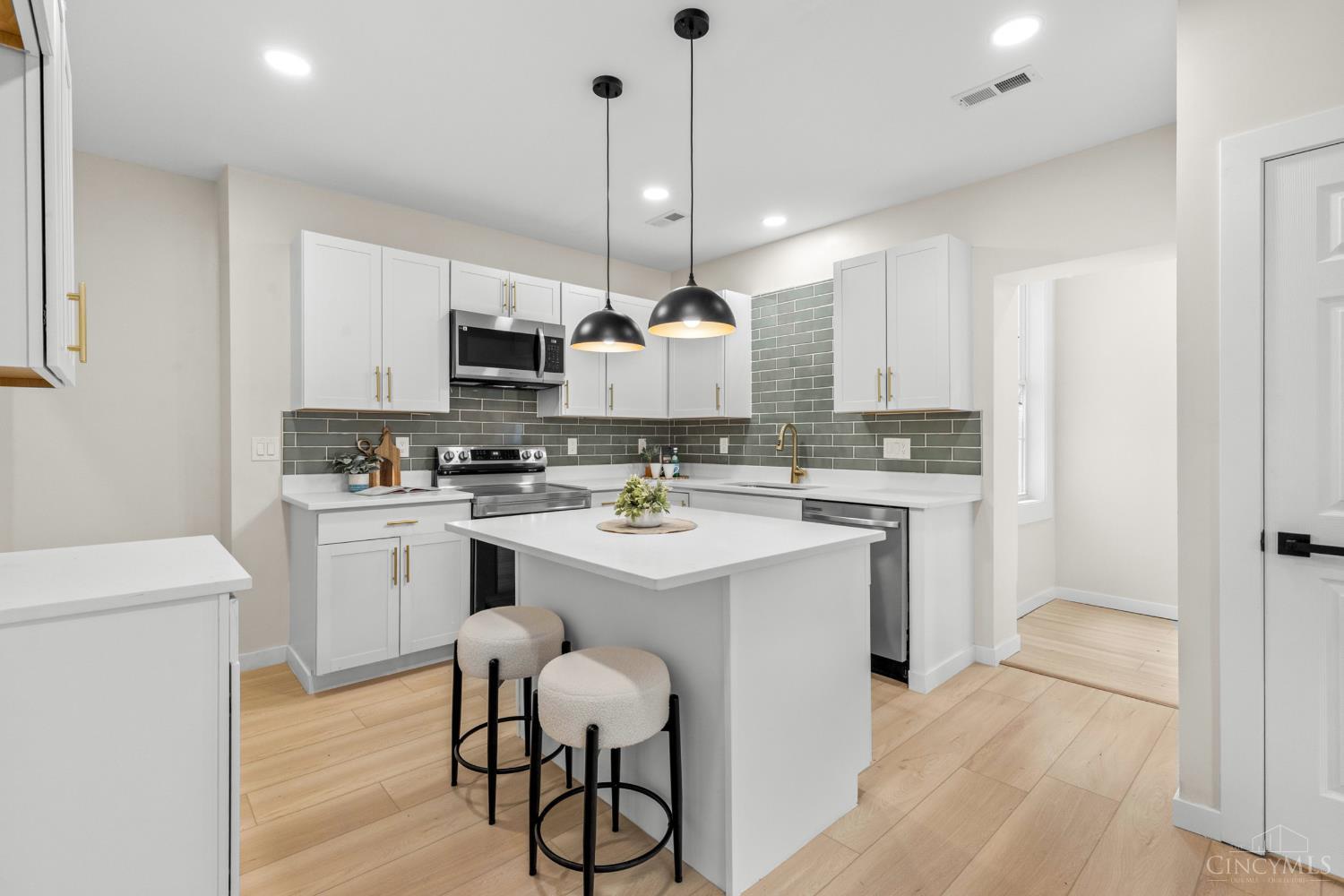 4140 Kirby Avenue Property Photo 12