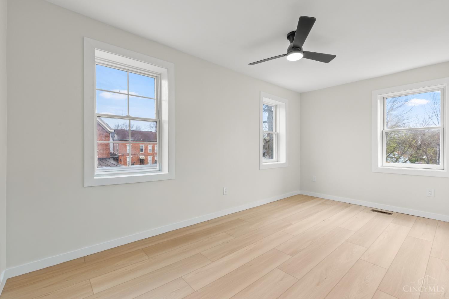 4140 Kirby Avenue Property Photo 28