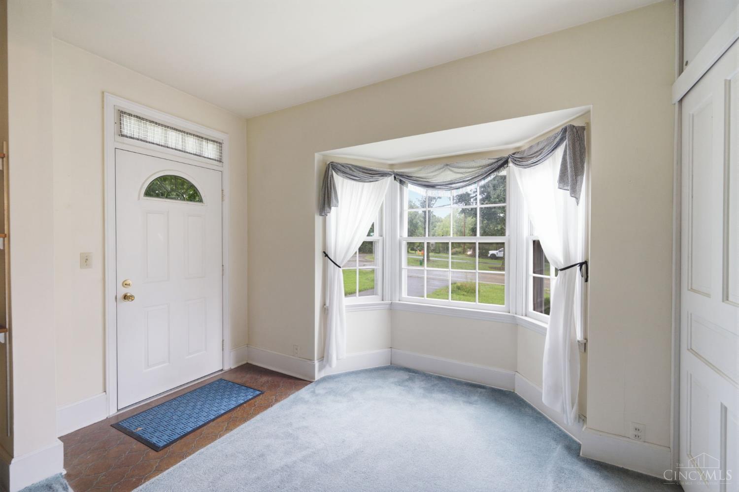 5805 Miami Road Property Photo 4