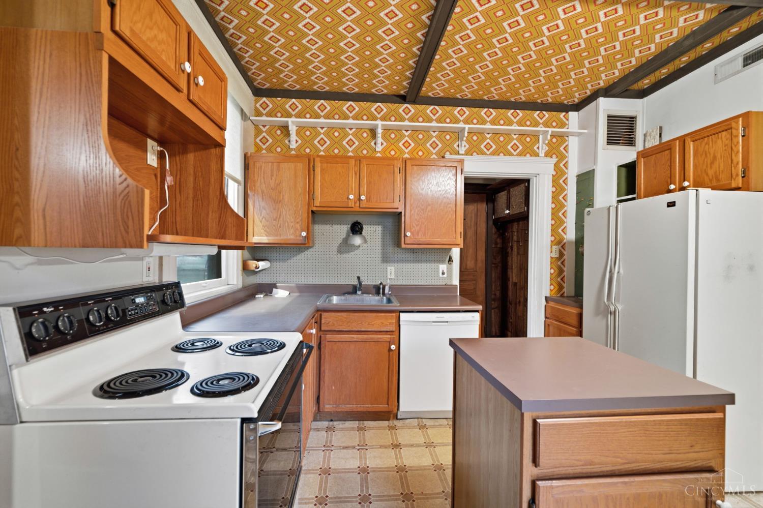 5805 Miami Road Property Photo 16