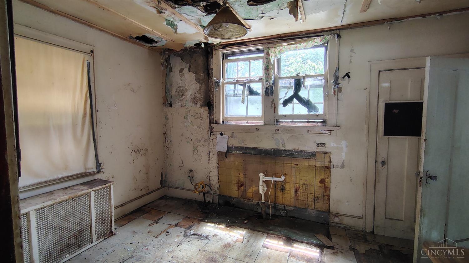 1851 Denham Street Property Photo 5