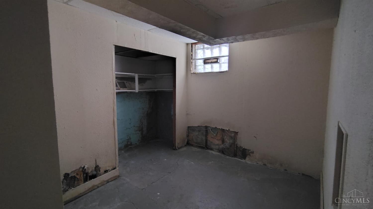 1851 Denham Street Property Photo 14