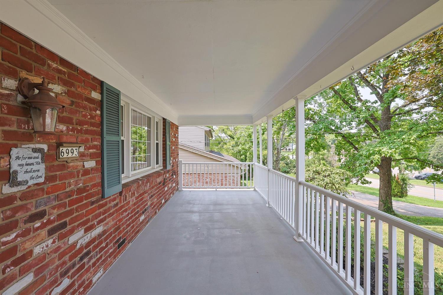 E 6993 Galbraith Road Property Photo 2