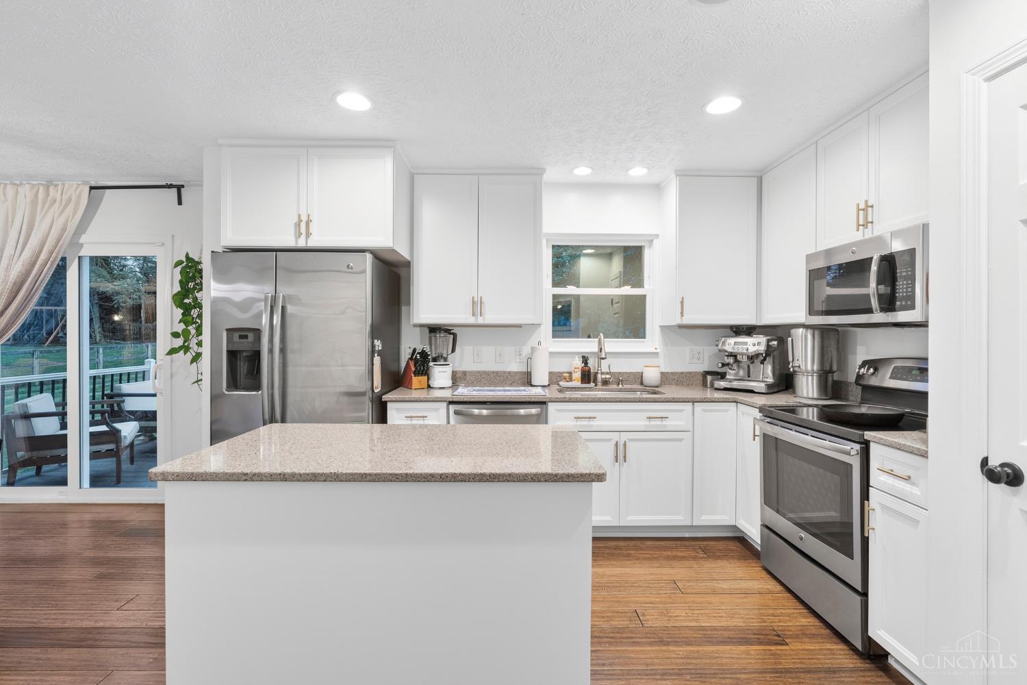 728 Oak Forest Drive Property Photo 19