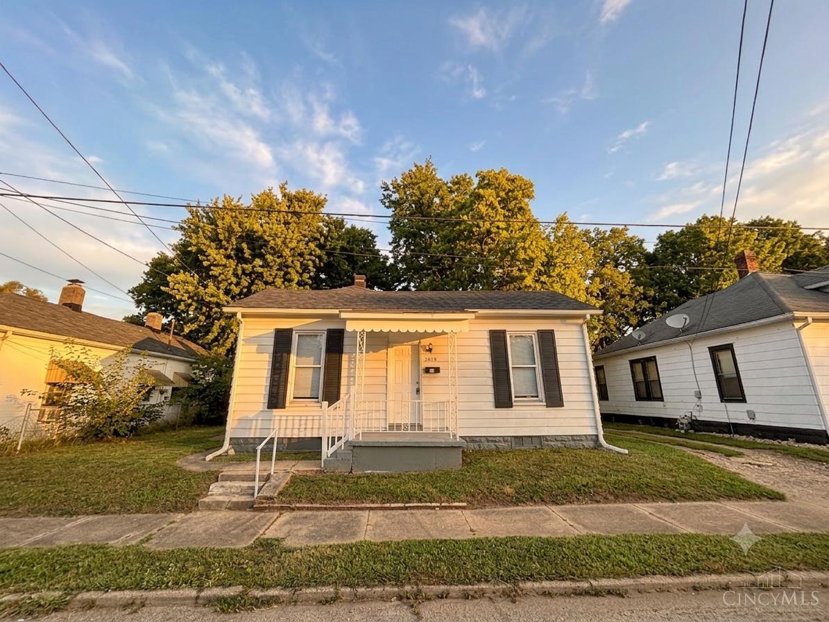 2015 Howard Avenue Property Photo 1