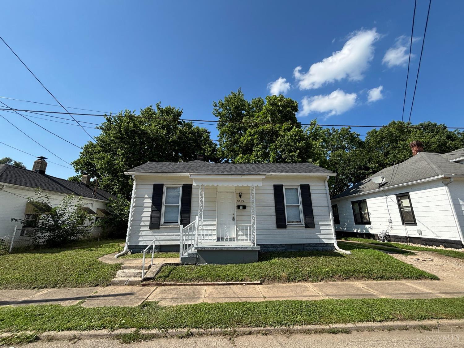 2015 Howard Avenue Property Photo 2