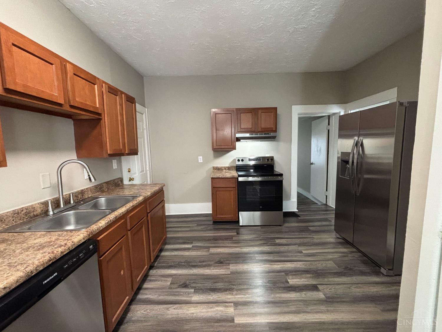 2015 Howard Avenue Property Photo 6