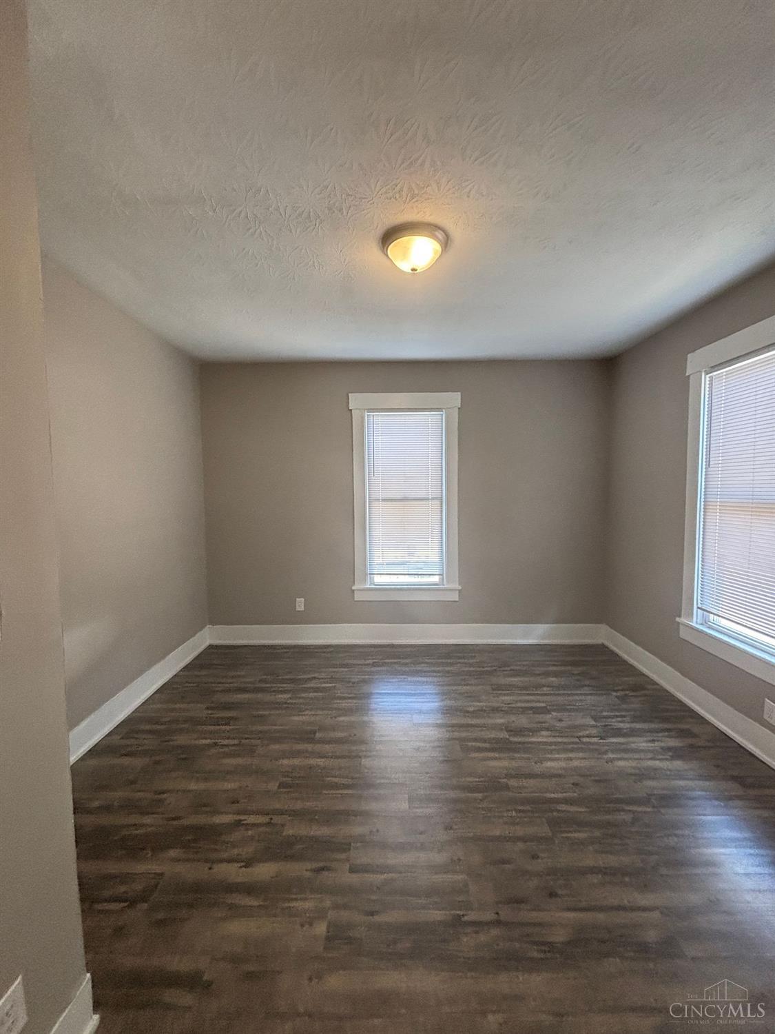 2015 Howard Avenue Property Photo 8