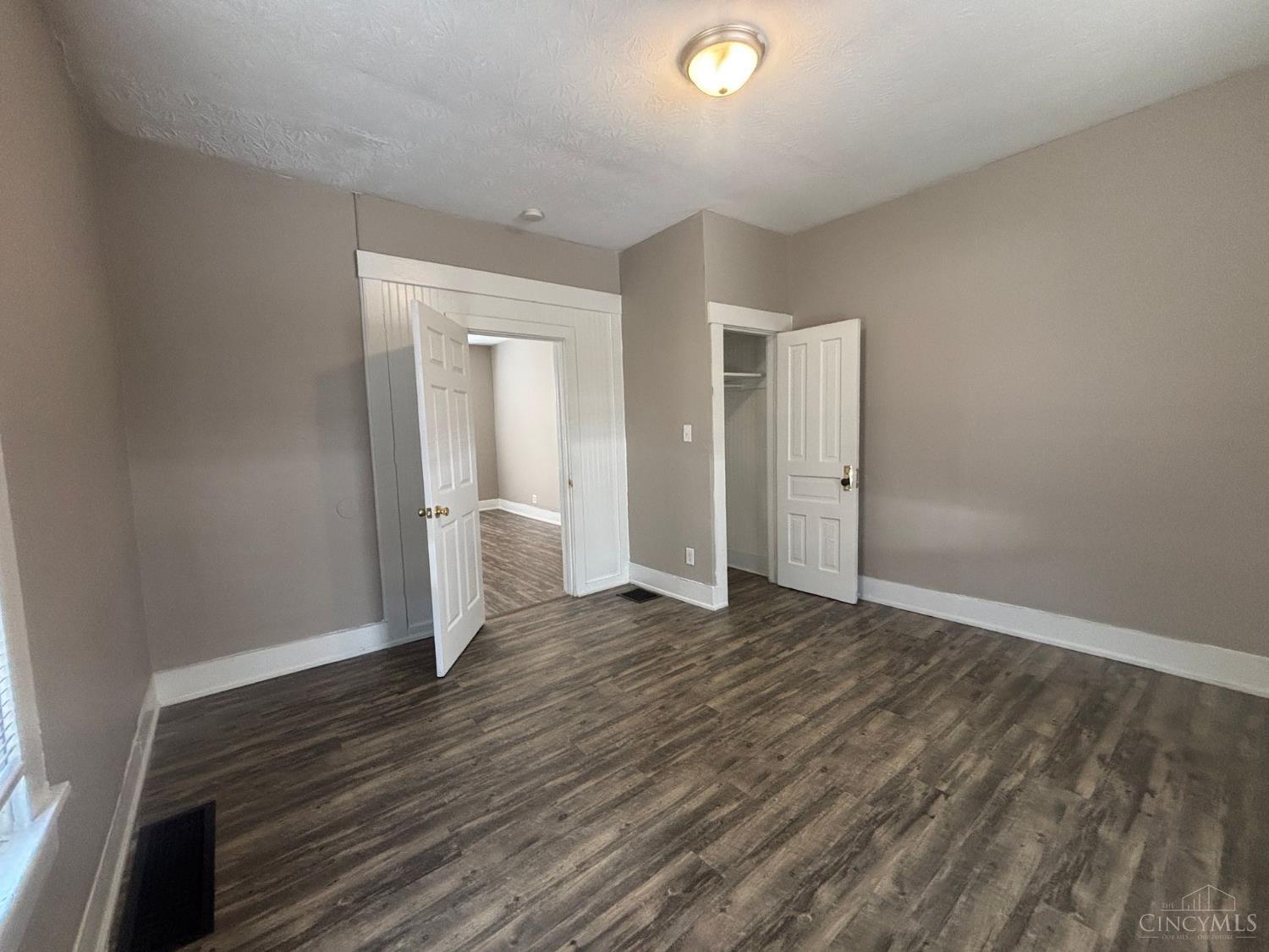 2015 Howard Avenue Property Photo 9