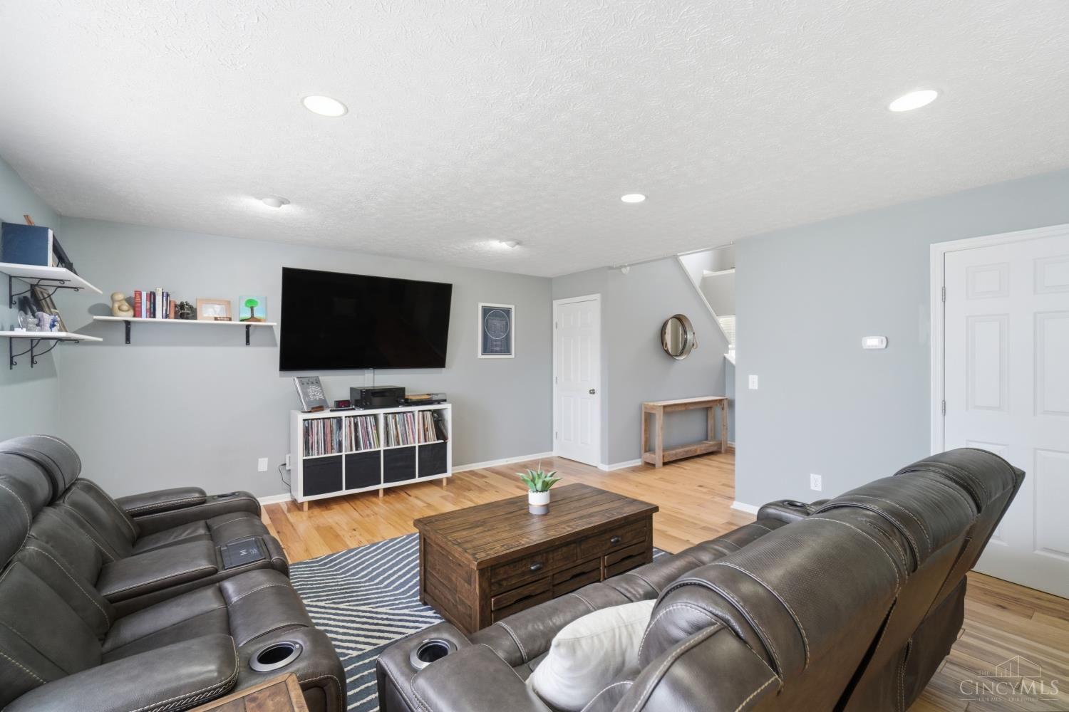 6340 Inverness Way Property Photo 7
