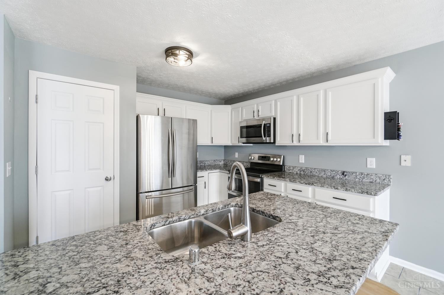 6340 Inverness Way Property Photo 8