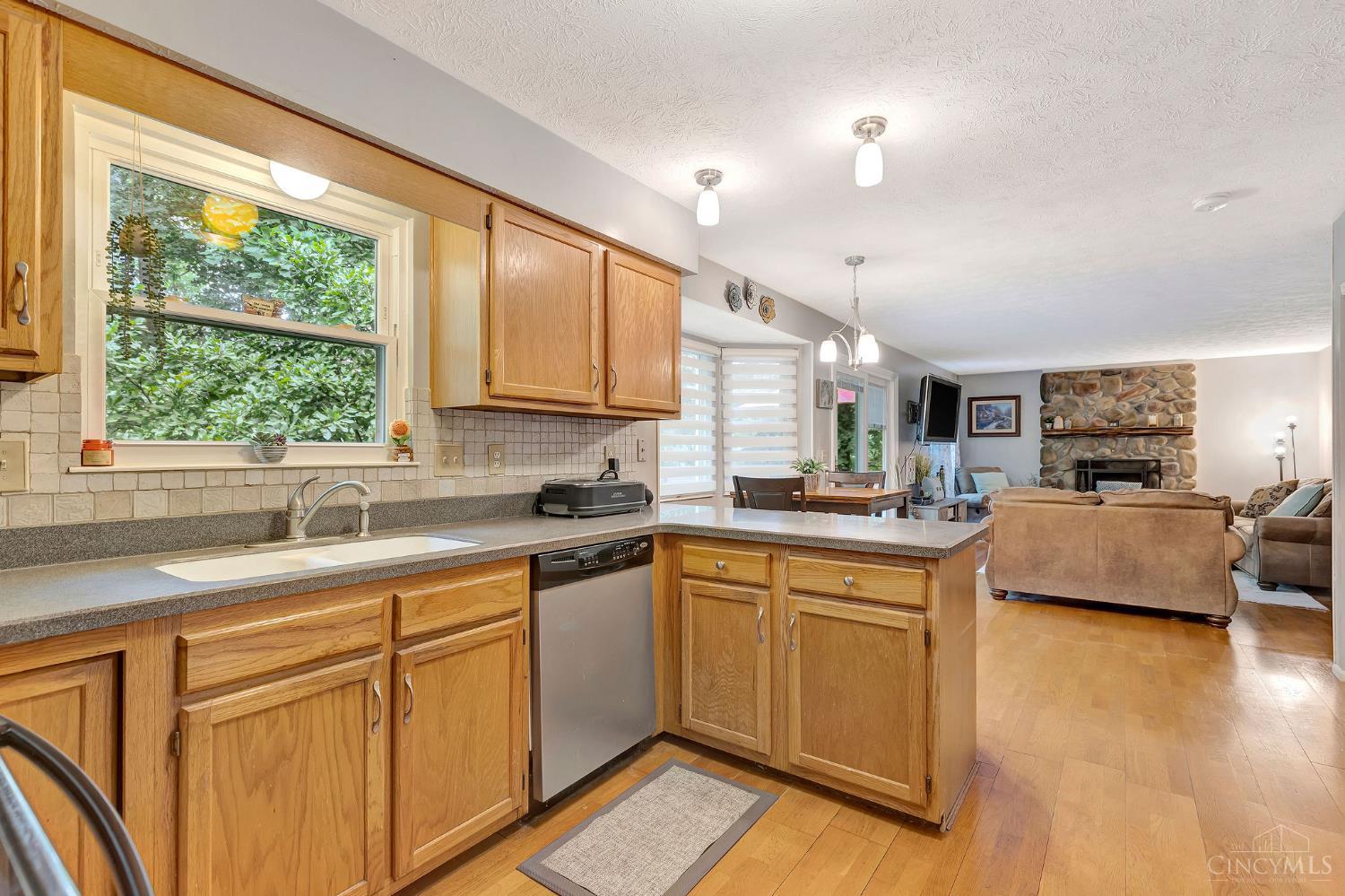 2352 Neeb Road Property Photo 12
