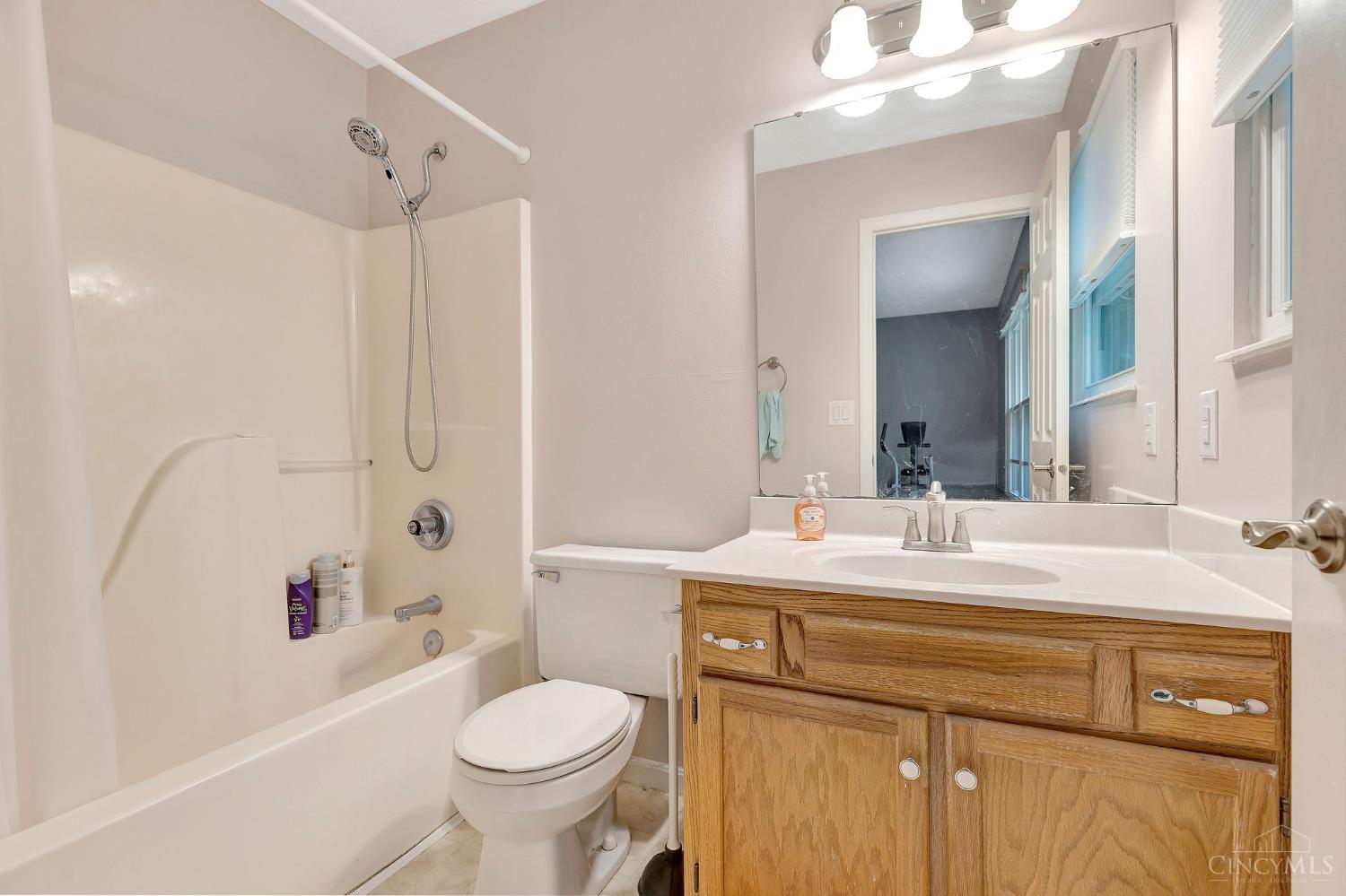 2352 Neeb Road Property Photo 20