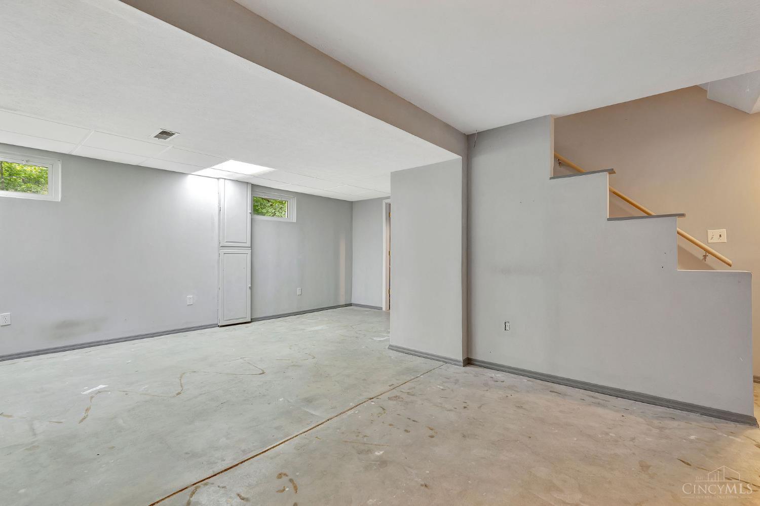 2352 Neeb Road Property Photo 27