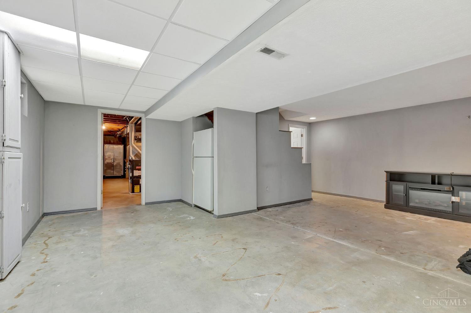 2352 Neeb Road Property Photo 28