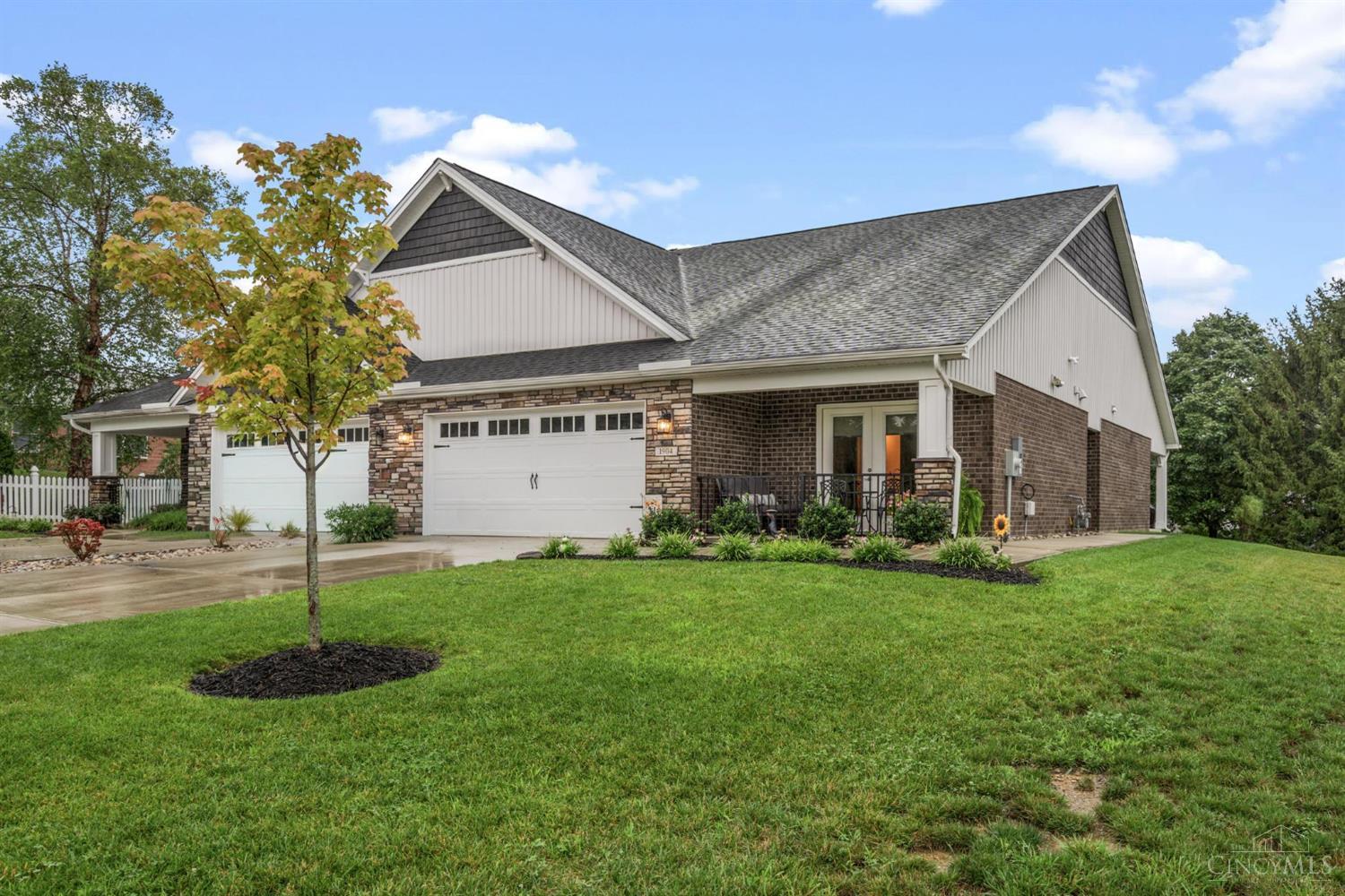 1904 Tipperary Drive Property Photo 2