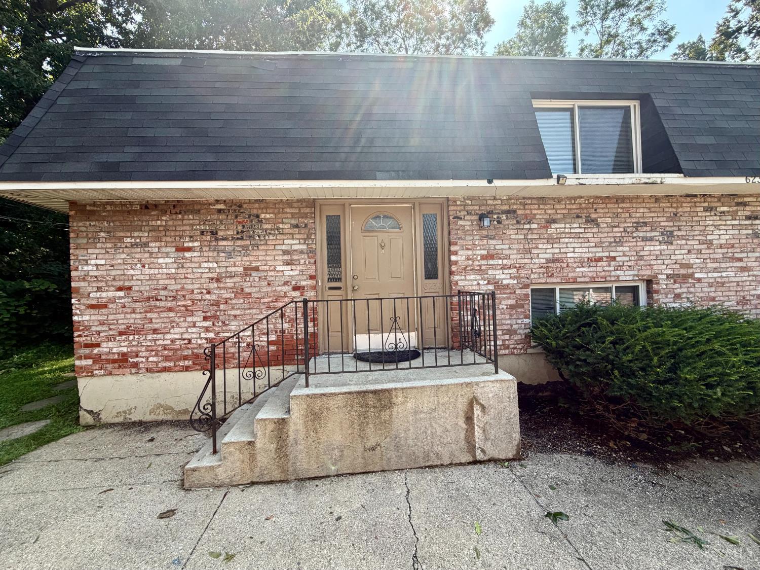 6230 Ridgeacres Drive Property Photo 1