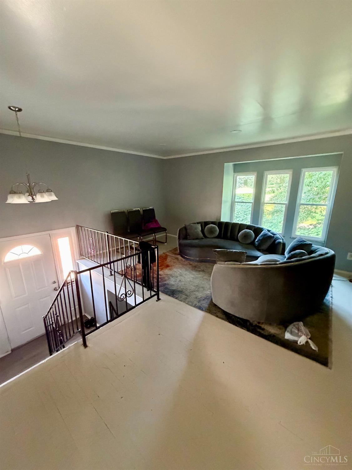 6230 Ridgeacres Drive Property Photo 2