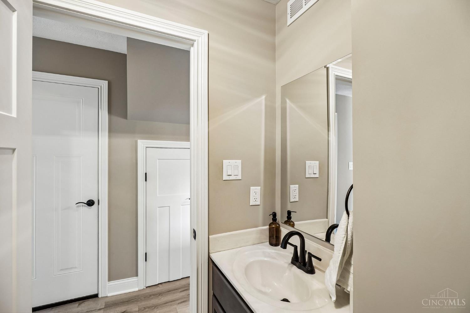 1125 Comanche Place Property Photo 18